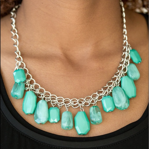 Beautiful green necklace - Picture 1 of 2